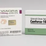 Boîtes originales de Viagra 100 mg (sildénafil, Pfizer) et de Cenforce-100 (sildénafil, Centurion Laboratories) placées côte à côte sur fond neutre